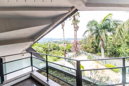Varanda de casa de condomínio à venda com 4 quartos, 2400m² em Alphaville, Santana de Parnaíba
