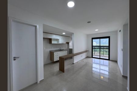 Sala de apartamento para alugar com 2 quartos, 73m² em Recreio dos Bandeirantes, Rio de Janeiro