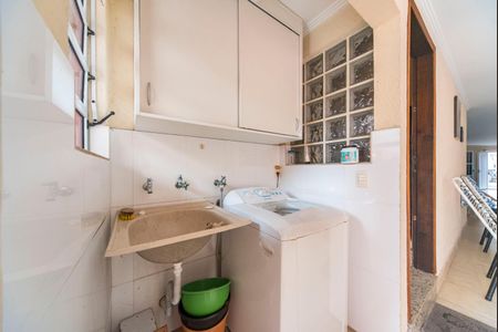 Casa à venda com 248m², 3 quartos e 8 vagasÁrea de Serviço