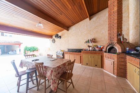 Casa à venda com 248m², 3 quartos e 8 vagasÁrea Gourmet