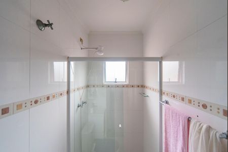 Casa à venda com 248m², 3 quartos e 8 vagasBanheiro do Quarto 1