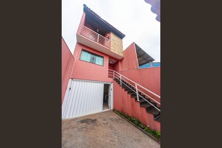 Casa à venda com 248m², 3 quartos e 8 vagasFachada