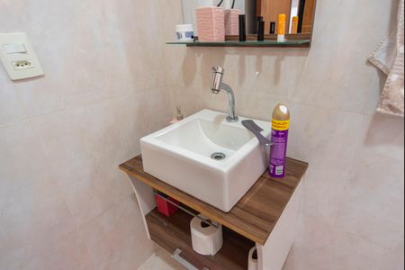 Casa à venda com 248m², 3 quartos e 8 vagasBanheiro do Quarto 2