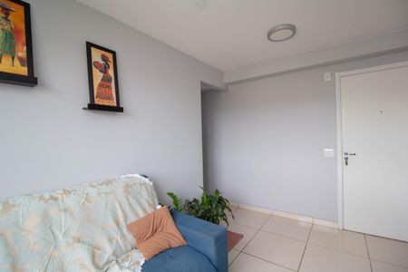 Sala de apartamento para alugar com 2 quartos, 41m² em Vila Zat, São Paulo