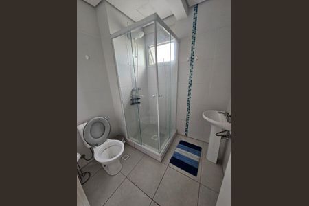 Banheiro de apartamento para alugar com 1 quarto, 40m² em Santo Antônio, Porto Alegre