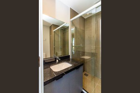 Banheiro de kitnet/studio para alugar com 1 quarto, 59m² em Três Figueiras, Porto Alegre