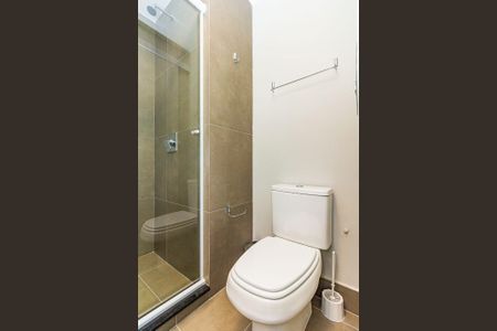 Banheiro de kitnet/studio para alugar com 1 quarto, 59m² em Três Figueiras, Porto Alegre