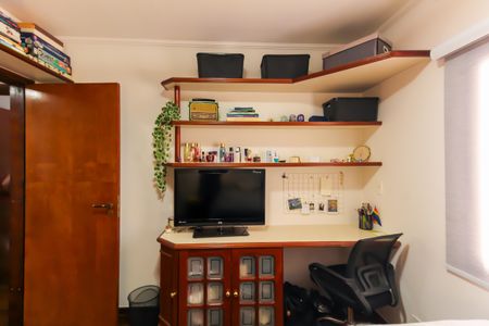 Apartamento à venda com 141m², 4 quartos e 2 vagasQuarto 2