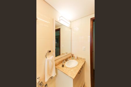 Apartamento à venda com 141m², 4 quartos e 2 vagasBanheiro da Suíte 1