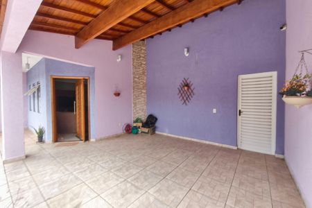 Casa à venda com 180m², 4 quartos e 3 vagasQuintal - Garagem