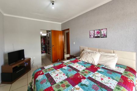 Casa à venda com 180m², 4 quartos e 3 vagasQuarto Suíte