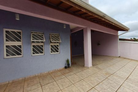 Casa à venda com 180m², 4 quartos e 3 vagasQuintal - Garagem