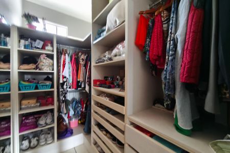 Casa à venda com 180m², 4 quartos e 3 vagasCloset Suíte