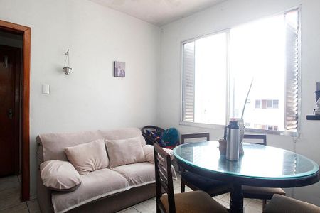 Apartamento à venda com 65m², 2 quartos e sem vagaSala