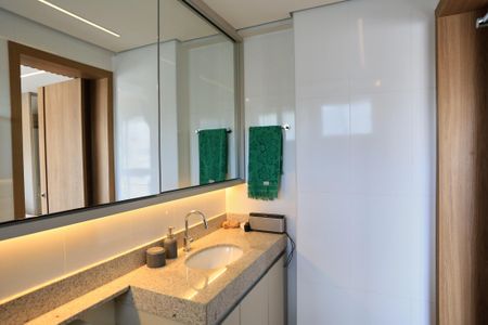 Apartamento à venda com 72m², 2 quartos e 2 vagas Apartamento à venda com 72m², 2 quartos e 2 vagasBanheiro da Suíte