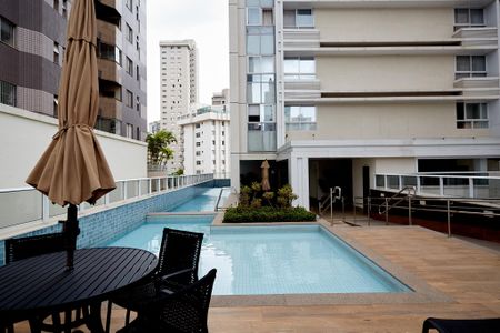 Apartamento à venda com 72m², 2 quartos e 2 vagas Apartamento à venda com 72m², 2 quartos e 2 vagasÁrea comum - Piscina
