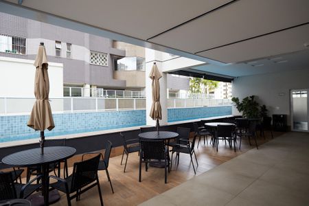 Apartamento à venda com 72m², 2 quartos e 2 vagas Apartamento à venda com 72m², 2 quartos e 2 vagasÁrea comum - Piscina