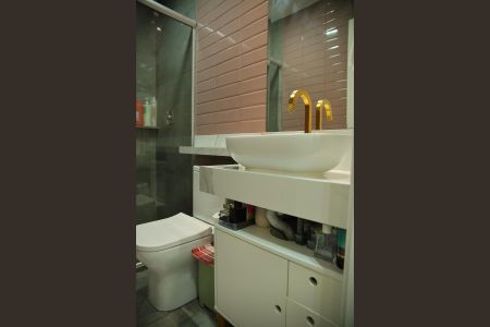 Apartamento à venda com 63m², 2 quartos e 2 vagasBanheiro da Suíte