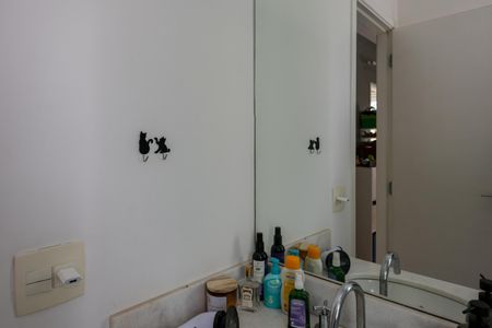 Apartamento à venda com 70m², 2 quartos e 2 vagasBanheiro da Suíte 2