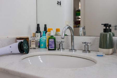 Apartamento à venda com 70m², 2 quartos e 2 vagasBanheiro da Suíte 2