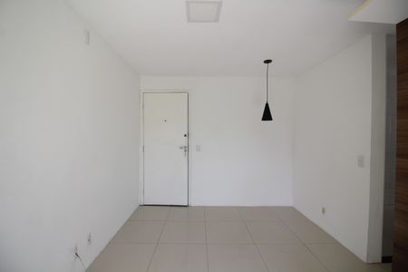 Sala de apartamento para alugar com 2 quartos, 47m² em Taquara, Rio de Janeiro