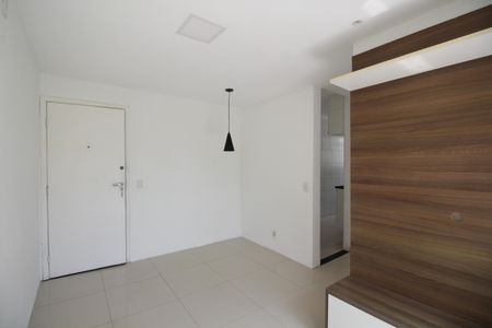 Sala de apartamento para alugar com 2 quartos, 47m² em Taquara, Rio de Janeiro