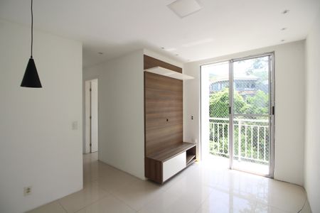 Sala de apartamento para alugar com 2 quartos, 47m² em Taquara, Rio de Janeiro