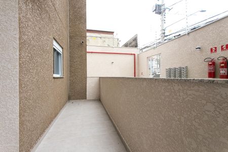 Apartamento para alugar com 44m², 2 quartos e sem vaga Apartamento para alugar com 44m², 2 quartos e sem vagaVaranda