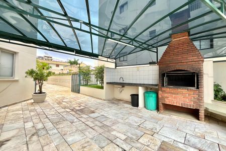 Apartamento para alugar com 60m², 2 quartos e 1 vaga Apartamento para alugar com 60m², 2 quartos e 1 vagaÁrea comum - Churrasqueira