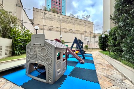 Apartamento para alugar com 60m², 2 quartos e 1 vaga Apartamento para alugar com 60m², 2 quartos e 1 vagaÁrea comum - Playground