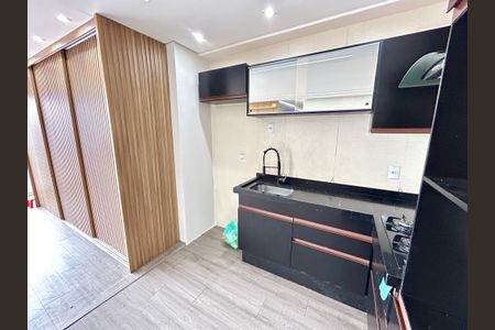 Apartamento para alugar com 61m², 2 quartos e 2 vagas Apartamento para alugar com 61m², 2 quartos e 2 vagasCozinha