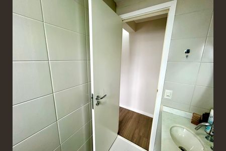 Apartamento para alugar com 61m², 2 quartos e 2 vagas Apartamento para alugar com 61m², 2 quartos e 2 vagasBanheiro 1