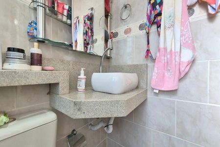 Apartamento à venda com 70m², 3 quartos e 1 vaga Apartamento à venda com 70m², 3 quartos e 1 vagaBanheiro da Suíte