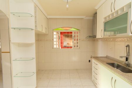 Casa para alugar com 300m², 3 quartos e 6 vagasCozinha