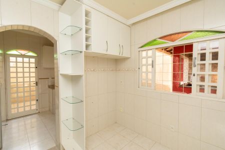 Casa para alugar com 300m², 3 quartos e 6 vagasCozinha