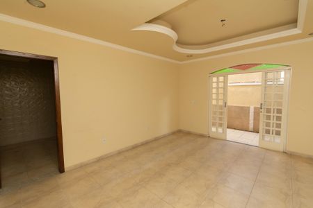 Casa para alugar com 300m², 3 quartos e 6 vagasSala