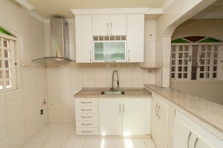 Casa para alugar com 300m², 3 quartos e 6 vagasCozinha