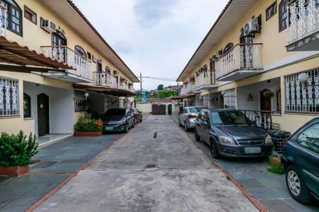 Casa de condomínio à venda com 75m², 2 quartos e 1 vaga Casa de condomínio à venda com 75m², 2 quartos e 1 vagaÁrea comum de acesso