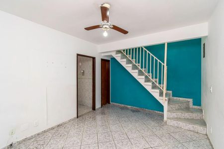 Casa de condomínio à venda com 75m², 2 quartos e 1 vaga Casa de condomínio à venda com 75m², 2 quartos e 1 vagaSala