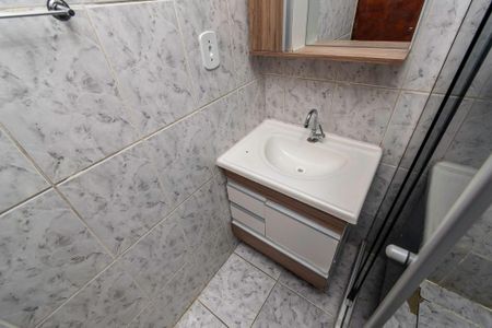 Casa de condomínio à venda com 75m², 2 quartos e 1 vaga Casa de condomínio à venda com 75m², 2 quartos e 1 vagaBanheiro