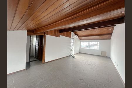 Casa à venda com 300m², 5 quartos e 4 vagas Casa à venda com 300m², 5 quartos e 4 vagasSotão