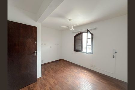 Casa à venda com 300m², 5 quartos e 4 vagas Casa à venda com 300m², 5 quartos e 4 vagasQuarto 5