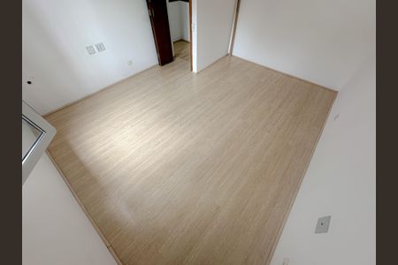 Casa à venda com 300m², 5 quartos e 4 vagas Casa à venda com 300m², 5 quartos e 4 vagasQuarto 1