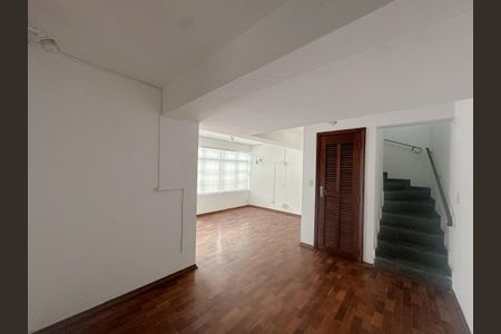 Casa à venda com 300m², 5 quartos e 4 vagas Casa à venda com 300m², 5 quartos e 4 vagasSala 2