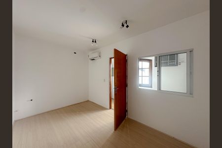 Casa à venda com 300m², 5 quartos e 4 vagas Casa à venda com 300m², 5 quartos e 4 vagasQuarto 3