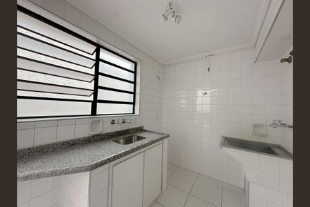 Casa à venda com 300m², 5 quartos e 4 vagas Casa à venda com 300m², 5 quartos e 4 vagasCozinha 1