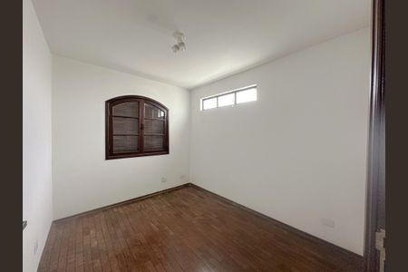 Casa à venda com 300m², 5 quartos e 4 vagas Casa à venda com 300m², 5 quartos e 4 vagasQuarto 4