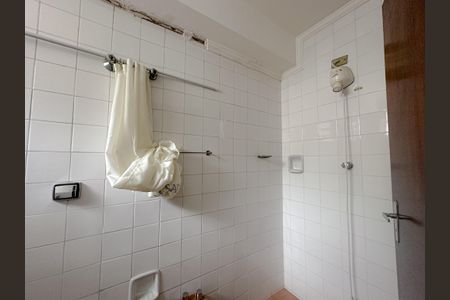 Casa à venda com 300m², 5 quartos e 4 vagas Casa à venda com 300m², 5 quartos e 4 vagasBanheiro