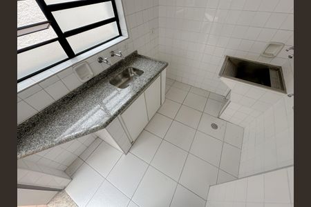 Casa à venda com 300m², 5 quartos e 4 vagas Casa à venda com 300m², 5 quartos e 4 vagasCozinha 1