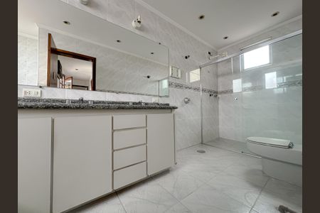 Casa à venda com 300m², 5 quartos e 4 vagas Casa à venda com 300m², 5 quartos e 4 vagasBanheiro